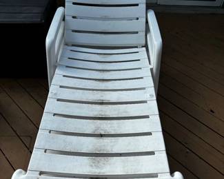OUTDOOR CHAISE LOUNGE