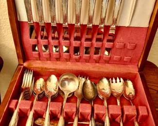 Rogers silver plate service for 8