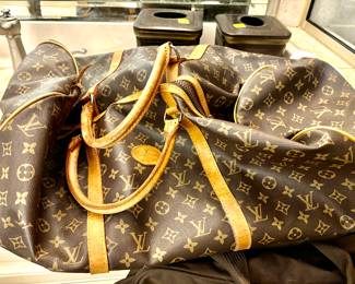 LV style duffle