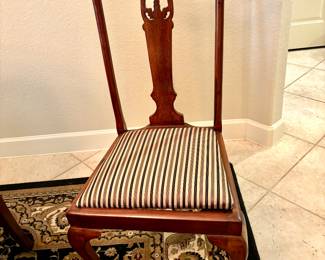 Set of 4 dining chairs