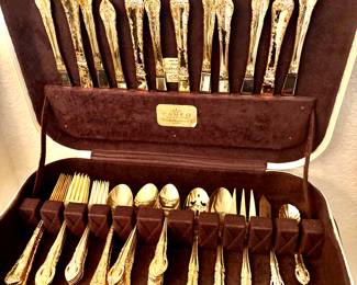 Gold tone service for 8