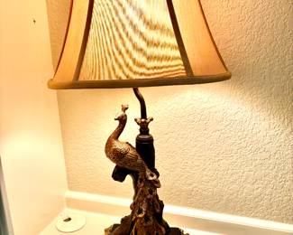Peacock base lamp