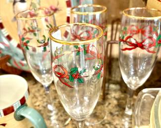 4 Christmas glasses