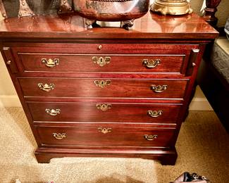 Outstanding Chippendale style chest