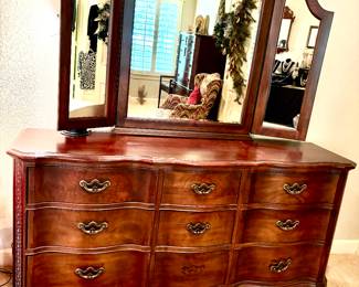 Triple dresser with mirror