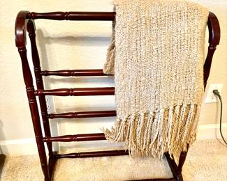  Vintage blanket stand