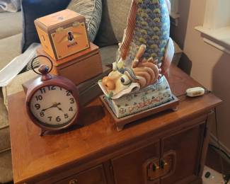 Matching Chest
Unique Lamp