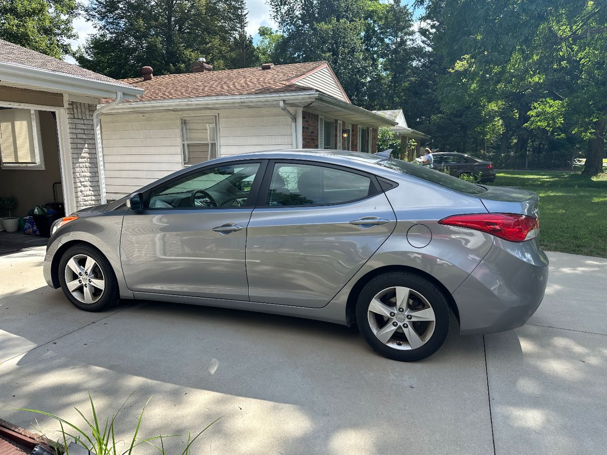 2011 Hyundai ELANTRA
80,000 miles