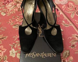 Pair of Yves Saint Laurent Sz 7