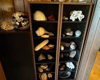  Vintage seashore items, including fishing floats