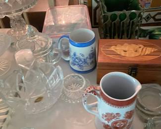 Vintage glass and ceramic items.