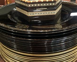 Gold and black chargers