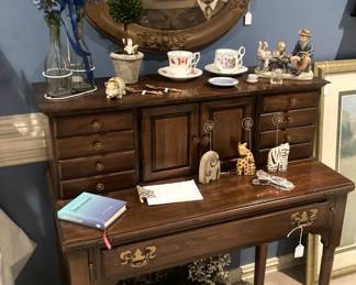 Writing desk; oval antique frame