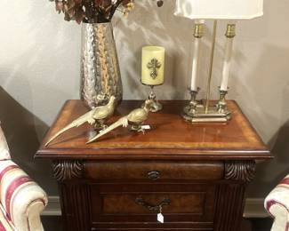 3-drawer side table/chest