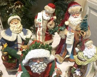 Lots of Santas 
