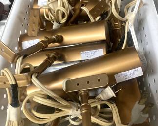 Accent lights for framed art