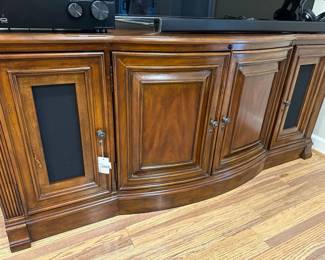 Sligh Smart Media Console