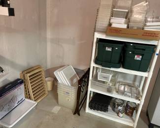 Storage containers