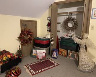 Lots of Christmas & Thanksgiving/Fall Decor