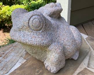 Large Stone/Concrete Frogs Statue 