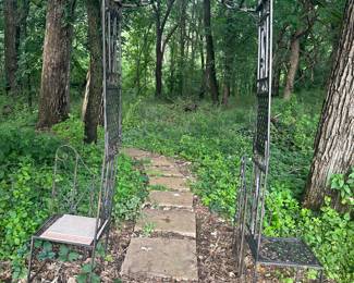 Buy it now – trellis with seats and gate $175