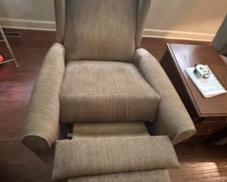 Buy it now -La-Z-Boy recliner $125
I will retake pictures as these pictures do not do it justice. It is very clean.
