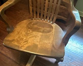 Buy it now – Gorgeous Wood Office chair $90