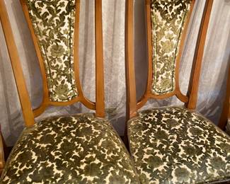 Union Furniture, Vintage Carved Green Velvet Side Chairs ( 4), 2 Arm Chairs