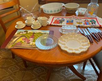 KITCHEN!! Coaster Round Kitchen table with 4 Ladder Back Chairs