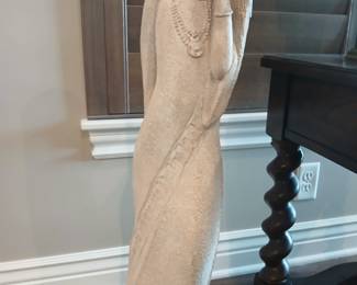 Statue of Indian woman