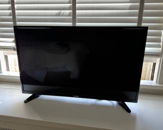 Toshiba HDMI TV. Photo 1 of 2. 