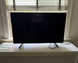 LG Model 43LH5700-UD TV. Photo 1 of 2. 