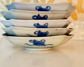 Set of 5 Japanese Imari Dishes. Each Measures 7" x 5". Photo 3 of 5. 