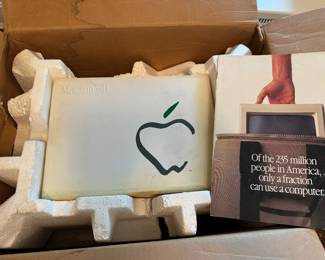 Apple Macintosh 128K M0001 Computer (1984) with Original Packaging. Photo 3 of 3. 