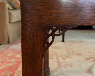 Vintage Baker Furniture Historic Charleston Reproductions Tray Top Cocktail Table. Measures 30" x 22" x 18" H with 2.5" H Trim. Photo 5 of 6. 