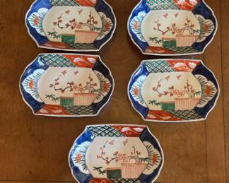 Set of 5 Japanese Imari Dishes. Each Measures 7" x 5". Photo 1 of 5. 