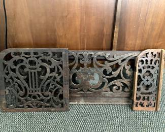 Other decorative pieces from the piano