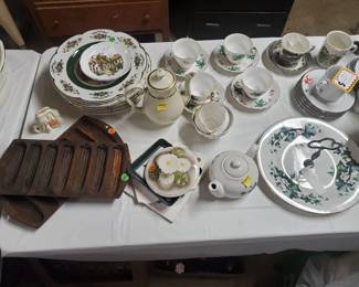 English China and Cast Iron Cornbread Pans