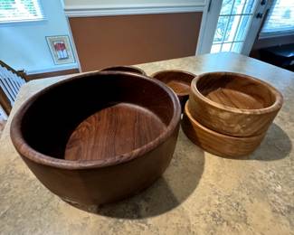 Salad bowls