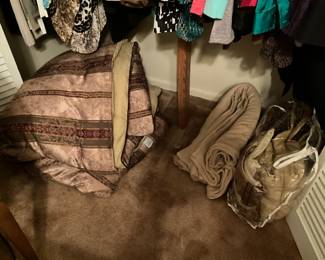 Blankets & comforter