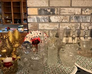 More glass & mantle stocking holders