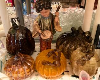 Pumpkins made of glass - small statue of shepherd