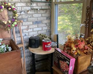 Small stool, miscellaneous flower decor