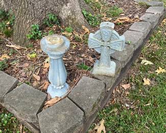 Outdoors in back of the house - small decor