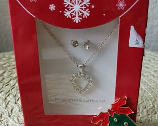 Christmas Pin And Earring And Necklace Set