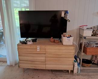 Nice mid-century dresser that's been used as a media cabinet