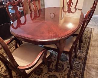 Lexington Furniture dining set with 6 chairs and 2 leafs
