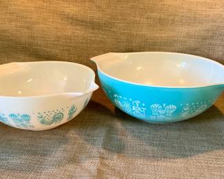 Pyrex "Butterprint" mixing bowls