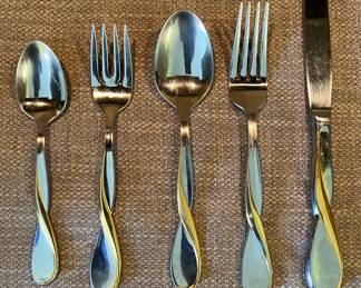 Heirloom by Oneida flatware