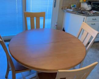  01 John Thomas Kitchen Table and Chairs